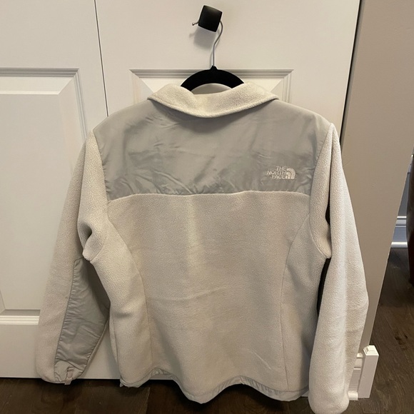 The North Face Woman’s - Picture 2 of 3